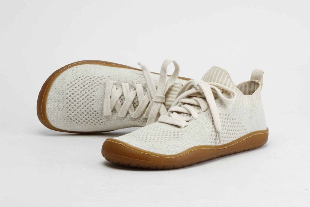 essence_hemp-tencel_barfoot_nature_view05-scaled-1-jpg