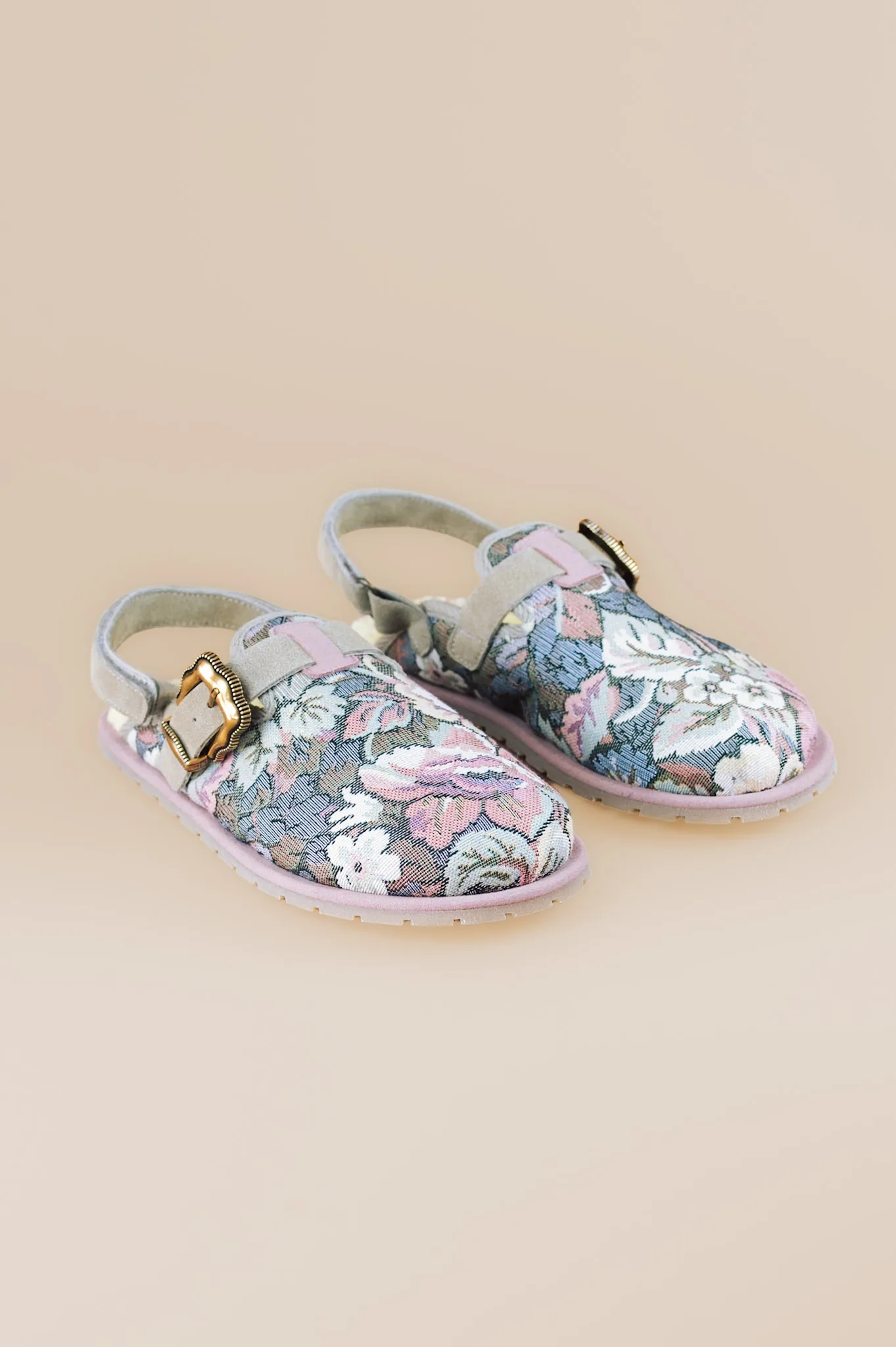 FOLK barefoot clog in a floral fabric in dusty tones